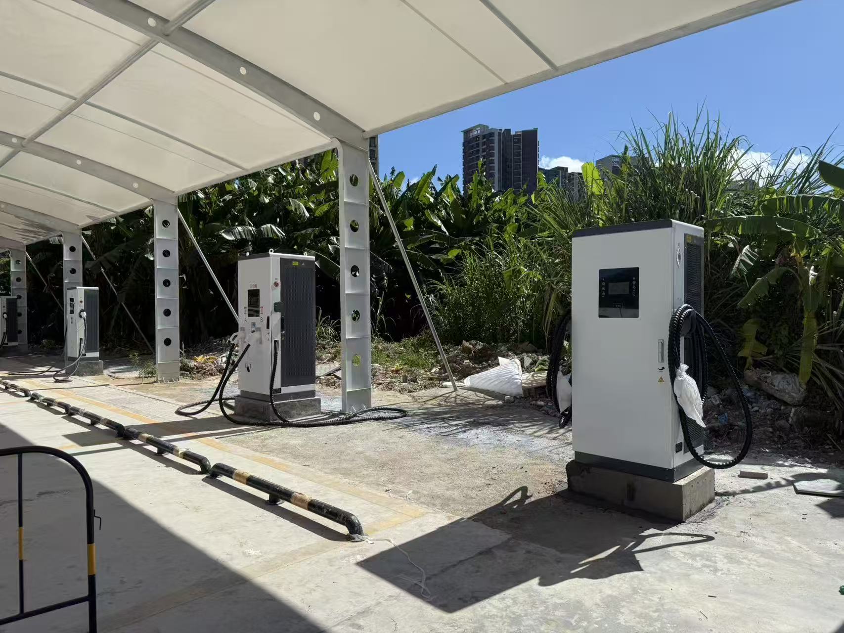 Installed DC charging equipment at the Rixing New Energy Chengnan Charging Station in Yangjiang, China.